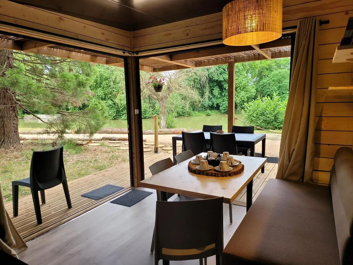 Le Chalet Montegut Hebergements Insolites Hotel Coulandon France