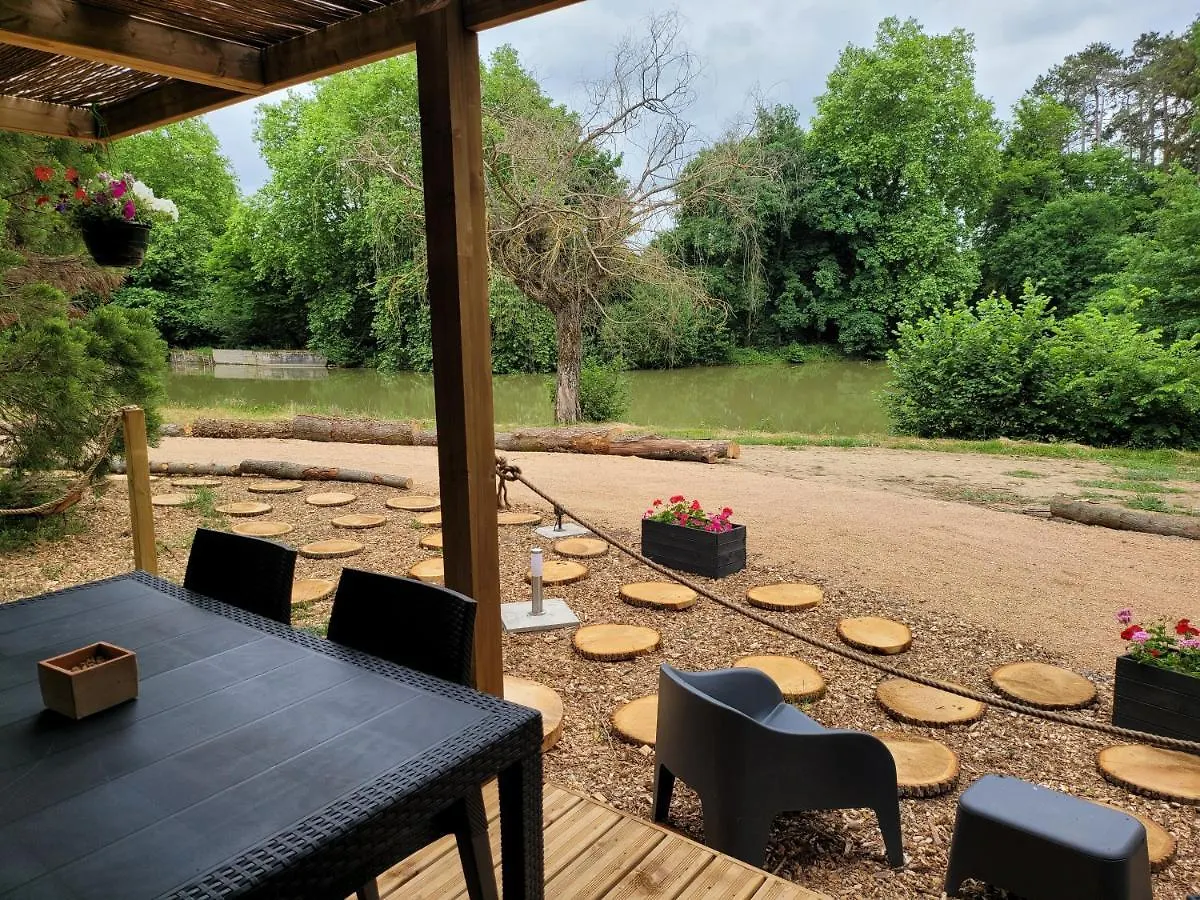 Campsite Le Chalet Montegut Hebergements Insolites Hotel Coulandon