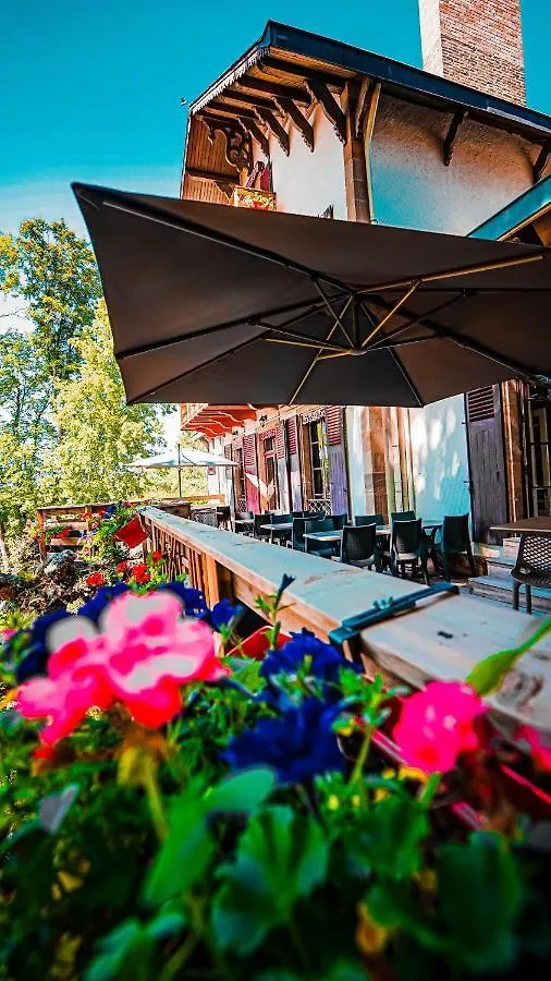Campsite Le Chalet Montegut Hebergements Insolites Hotel Coulandon