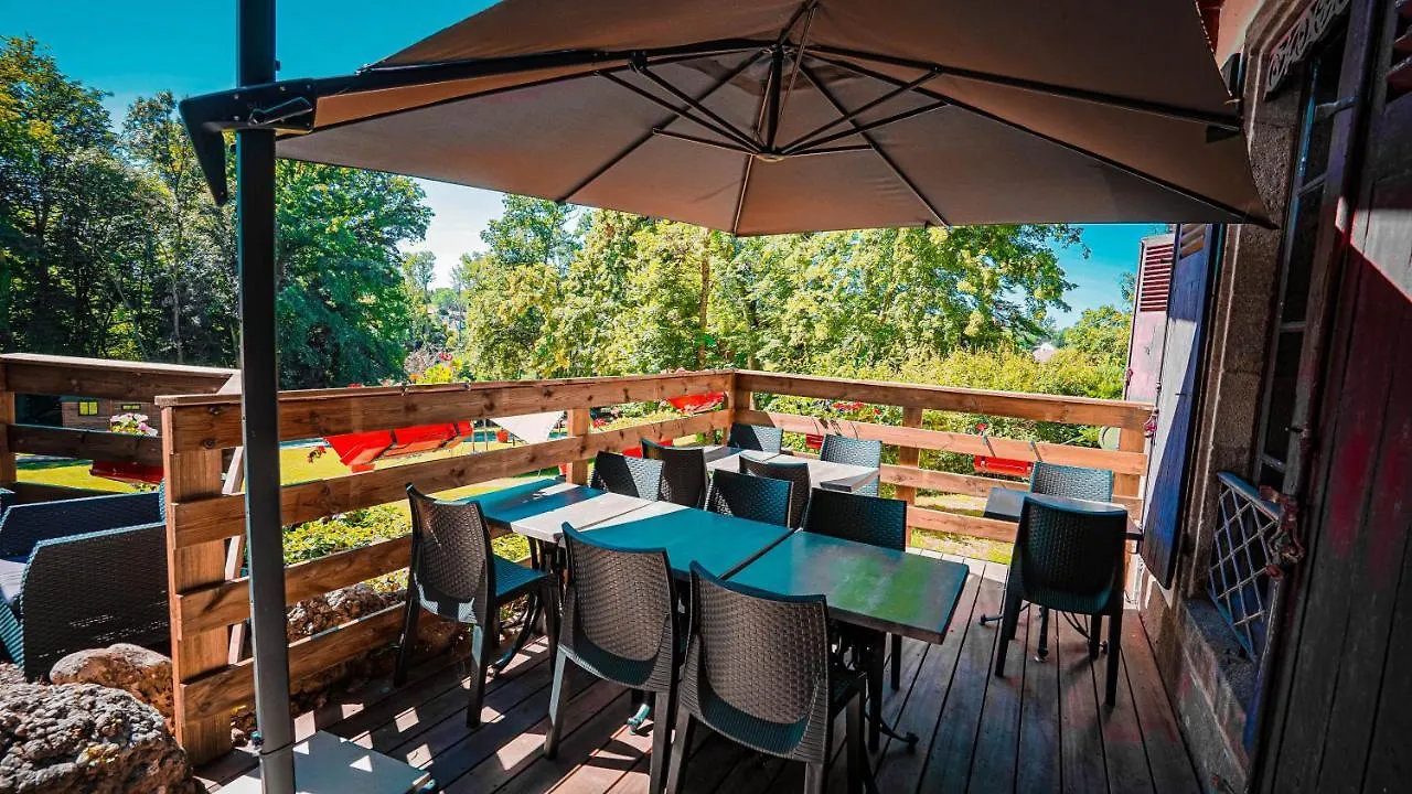Campsite Le Chalet Montegut Hebergements Insolites Hotel Coulandon France