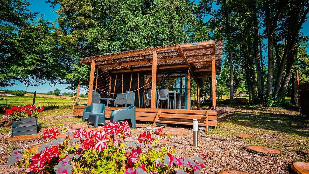 Le Chalet Montegut Hebergements Insolites Hotel Coulandon